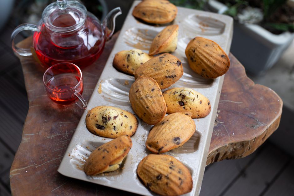 Madeleines dorées : astuces pour la belle bosse